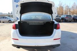 东风悦达起亚新K5到店实拍