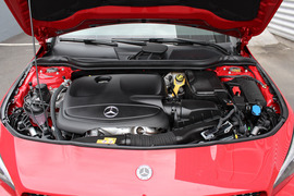 2017款奔驰CLA 220 4MATIC