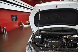 2013款别克英朗GT 1.6T手自一体新锐运动版