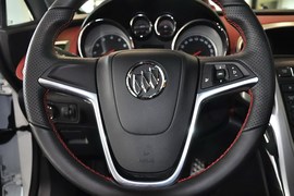 2013款别克英朗GT 1.6T手自一体新锐运动版