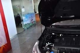 2013款启辰D50 1.6L自动豪华版