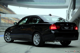 2009款宝马325i M运动型