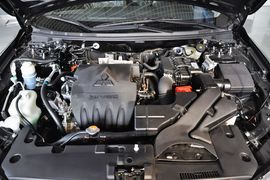 2013款三菱风迪思1.8L手动舒适型 国V