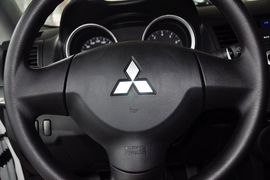 2013款三菱风迪思1.8L手动舒适型 国V