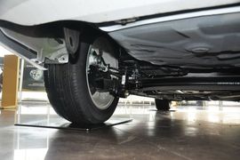 2013款吉利帝豪EC7 1.5L手动精英型