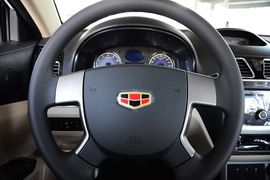 2013款吉利帝豪EC7 1.5L手动精英型