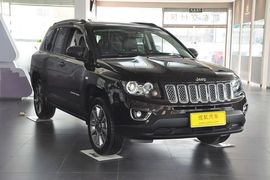 2014款Jeep指南者2.0L两驱豪华版
