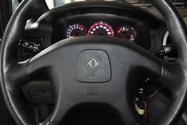 2014款东风风行菱智M5 Q3 2.0L 7座短轴豪华型