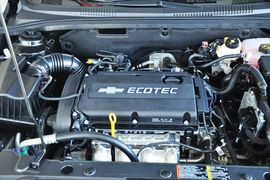 2013款雪佛兰科鲁兹1.6L SL天地版AT