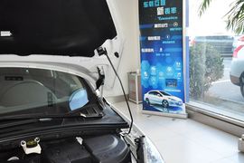 2013款标致408 2.0L手自一体舒适版