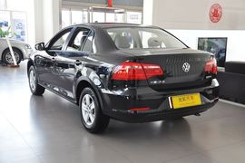 2013款大众宝来1.6L手动时尚型