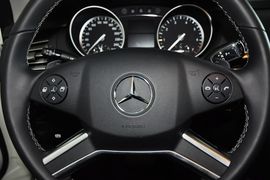 2011款奔驰R300L豪华型