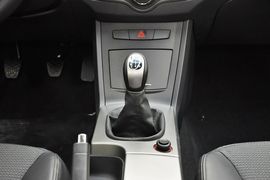 2013款荣威350C 1.5L手动迅捷版