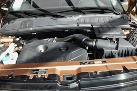 2014款路虎揽胜极光2.0T 5门限量版