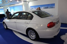 2009款宝马318i进取型外观实拍