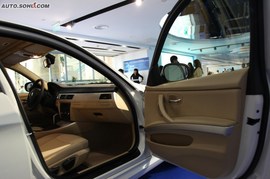 2009款宝马318i进取型内饰实拍