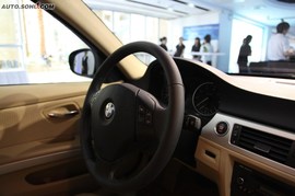 2009款宝马318i进取型内饰实拍