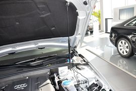 2013款奥迪A4L 40 TFSI quattro运动型