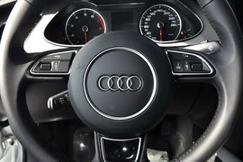 2013款奥迪A4L 40 TFSI quattro运动型