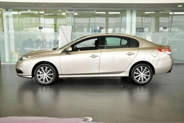 2013款雷诺纬度2.5L豪华版 改款