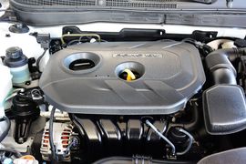 2013款北京现代索纳塔八2.0L GLS自动领先版