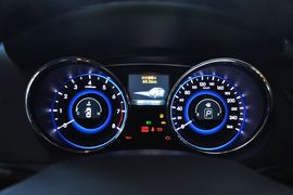 2013款北京现代索纳塔八2.0L GLS自动领先版