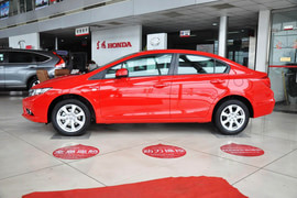 2013款本田思域十周年纪念1.8L EXi舒适自动版