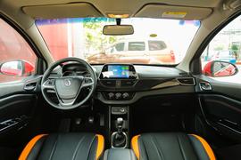 2017款宝骏310 1.5L 手动豪华型
