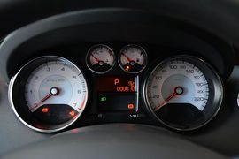 2013款标致408 2.0L手自一体豪华版