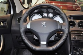 2013款标致408 2.0L手自一体豪华版