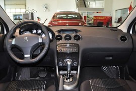 2013款标致408 2.0L手自一体豪华版