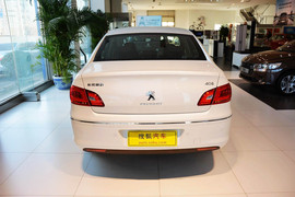 2013款标致408 2.0L手自一体豪华版