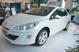 2013款标致408 2.0L手自一体豪华版