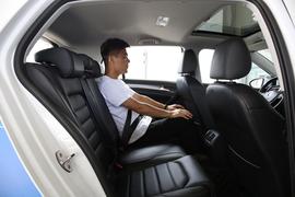 2016款大众高尔夫 230TSI 自动豪华型