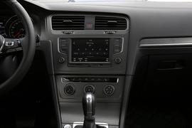 2016款大众高尔夫 230TSI 自动豪华型