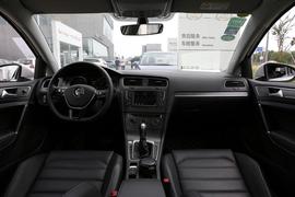2016款大众高尔夫 230TSI 自动豪华型