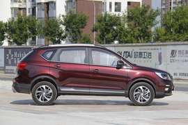 2017款宝骏560 1.5T DCT旗舰型 7座