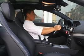2016款奔驰E200 轿跑车 灵动版