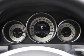 2016款奔驰E200 轿跑车 灵动版