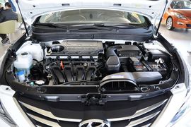 2013款北京现代索纳塔八2.4L GLS自动豪华版 国五