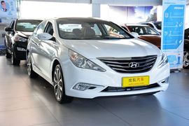 2013款北京现代索纳塔八2.4L GLS自动豪华版 国五