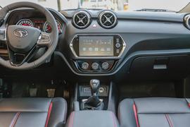 2016款东南DX3 1.5L 手动尊贵型