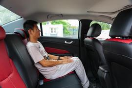 后排空间