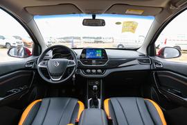 2016款宝骏310 1.2L 手动豪华型