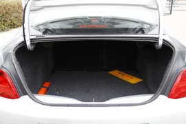 2014款东风标致301 1.6自动尊贵 试驾实拍