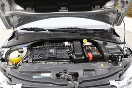 2014款东风标致301 1.6自动尊贵 试驾实拍