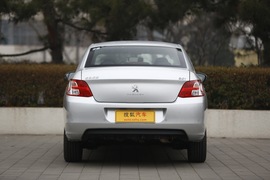 2014款东风标致301 1.6自动尊贵 试驾实拍