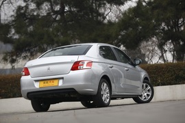 2014款东风标致301 1.6自动尊贵 试驾实拍