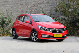 2017款宝骏310 1.5L 自动豪华型
