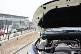 2014款双龙爱腾2.3L四驱自动豪华汽油版